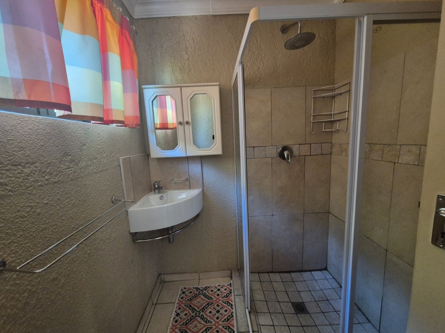 5 Bedroom Property for Sale in Oranjeville Free State